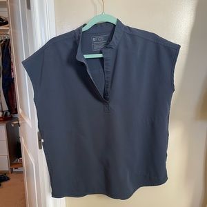 Figs Rafeala scrub top night sky small